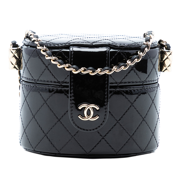 Chanel Handbags - Pre-Loved Chanel CC Quilted Patent Vanity Case with Chain